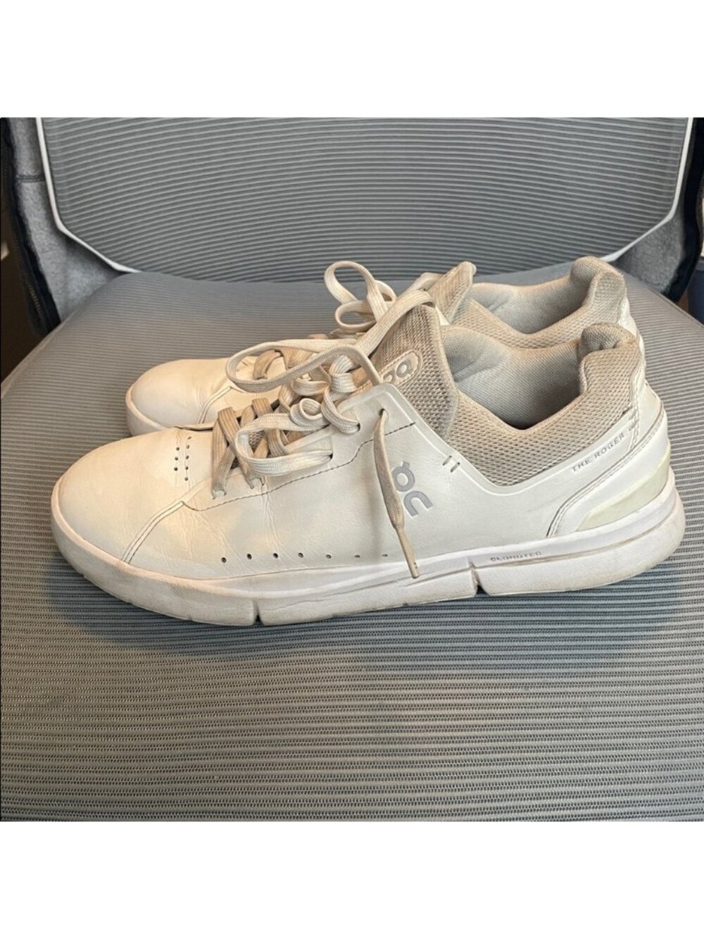 GC On Cloud Running "The Roger Advantage" White Sneaker - Size Men - 10